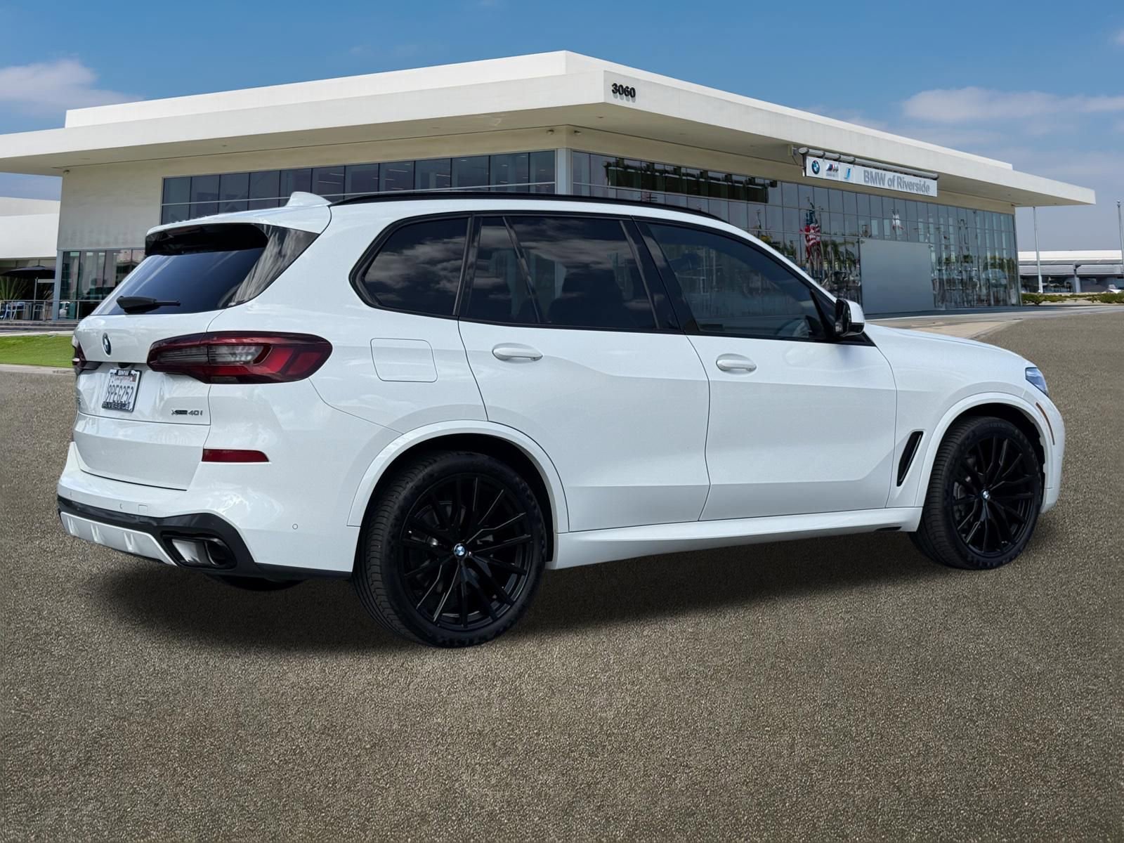 Used 2023 BMW X5 xDrive40i w/ M Sport Package image 11