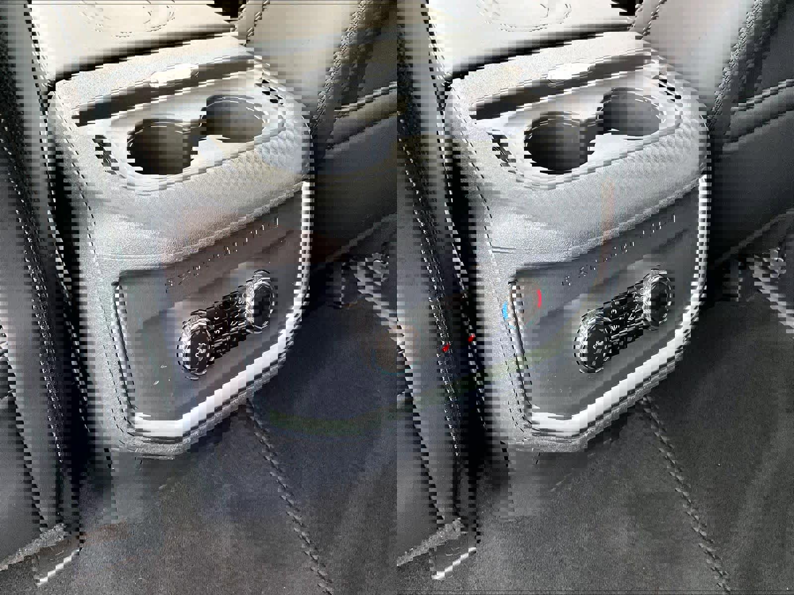 Used 2025 Ford Expedition Platinum image 29