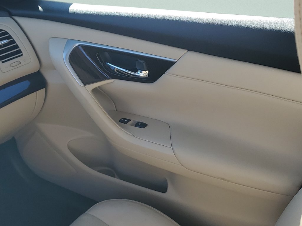 Used 2015 Nissan Altima 2.5 SL w/ Technology Package FWD image 13