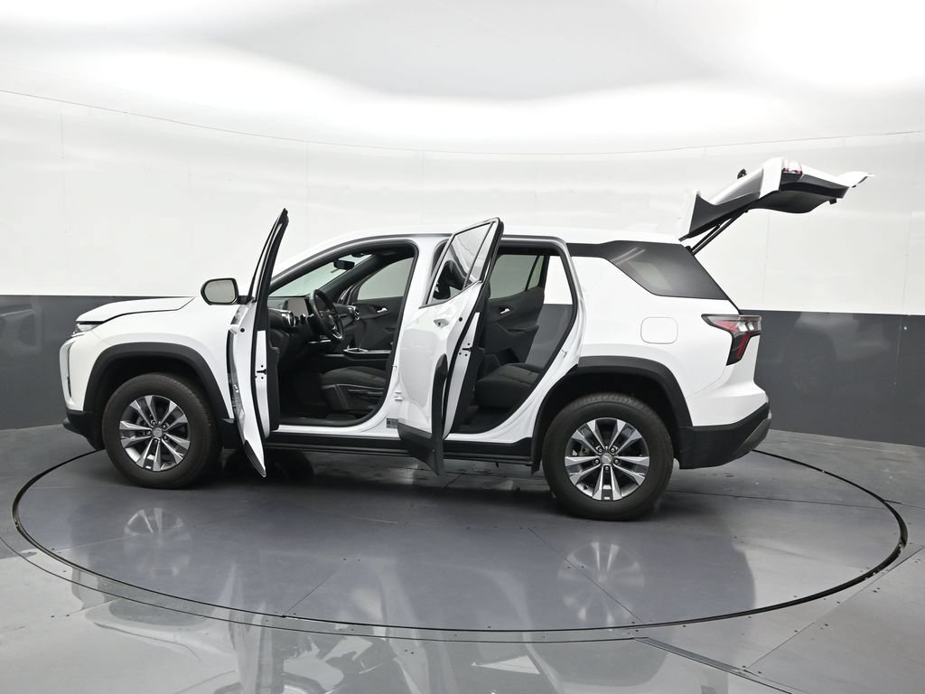 Used 2025 Chevrolet Equinox LT w/ Safety and Technology Package FWD image 34