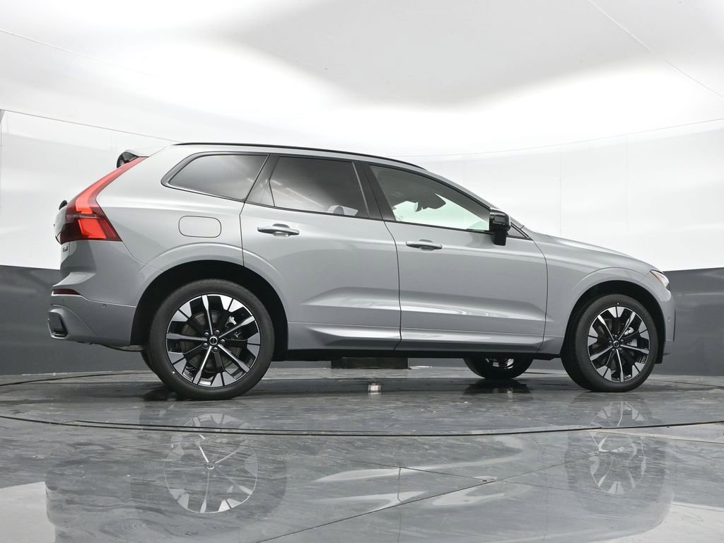 New 2026 Volvo XC60 T8 Plus w/ Protection Package Premier image 40