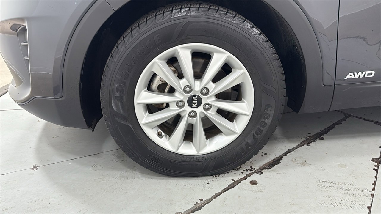 Used 2019 Kia Sorento LX image 24
