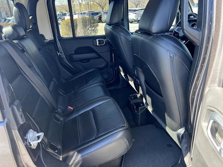 Used 2020 Jeep Gladiator Overland w/ Popular Equipment Package image 16