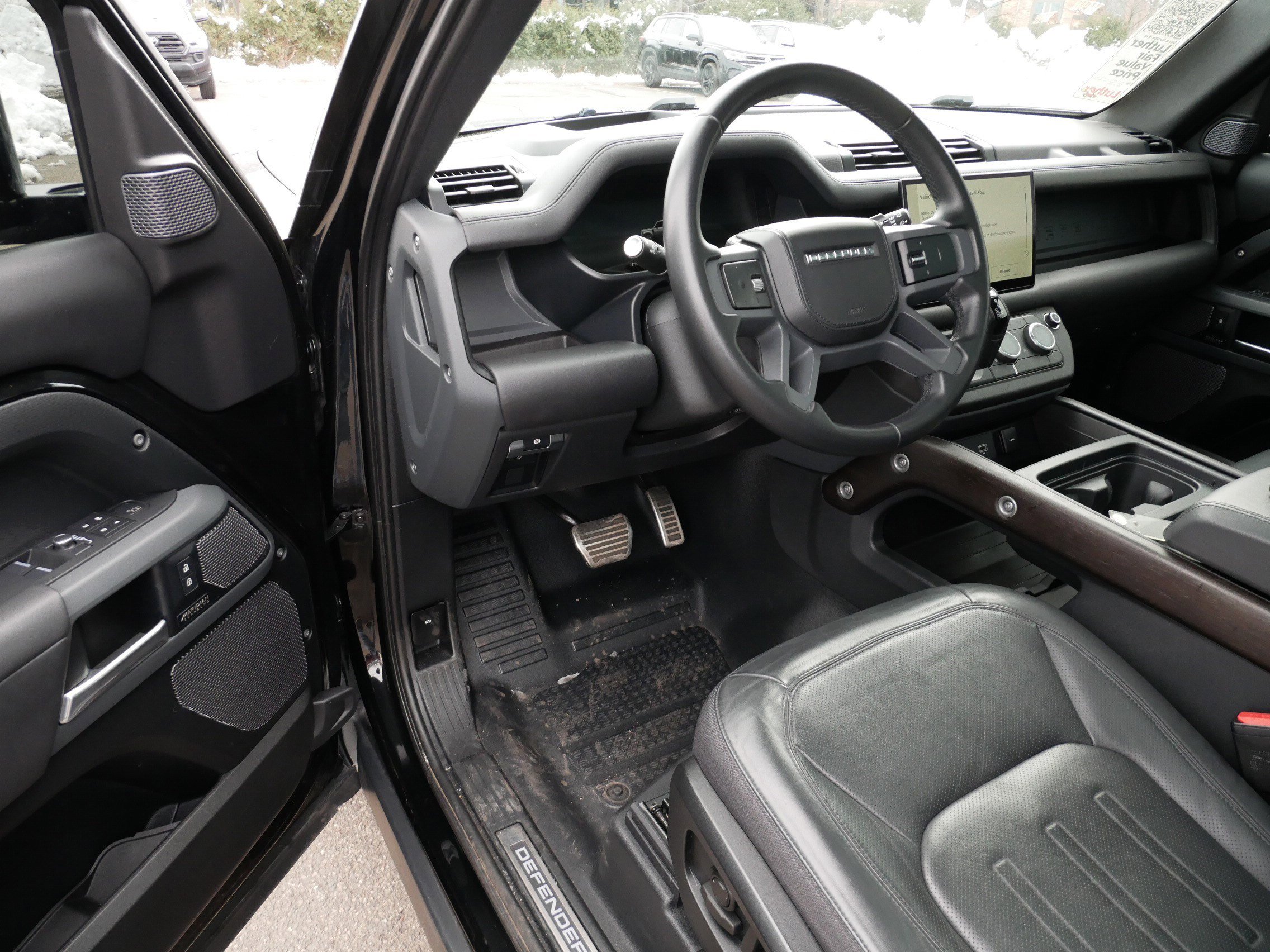 Used 2023 Land Rover Defender 90 X image 9