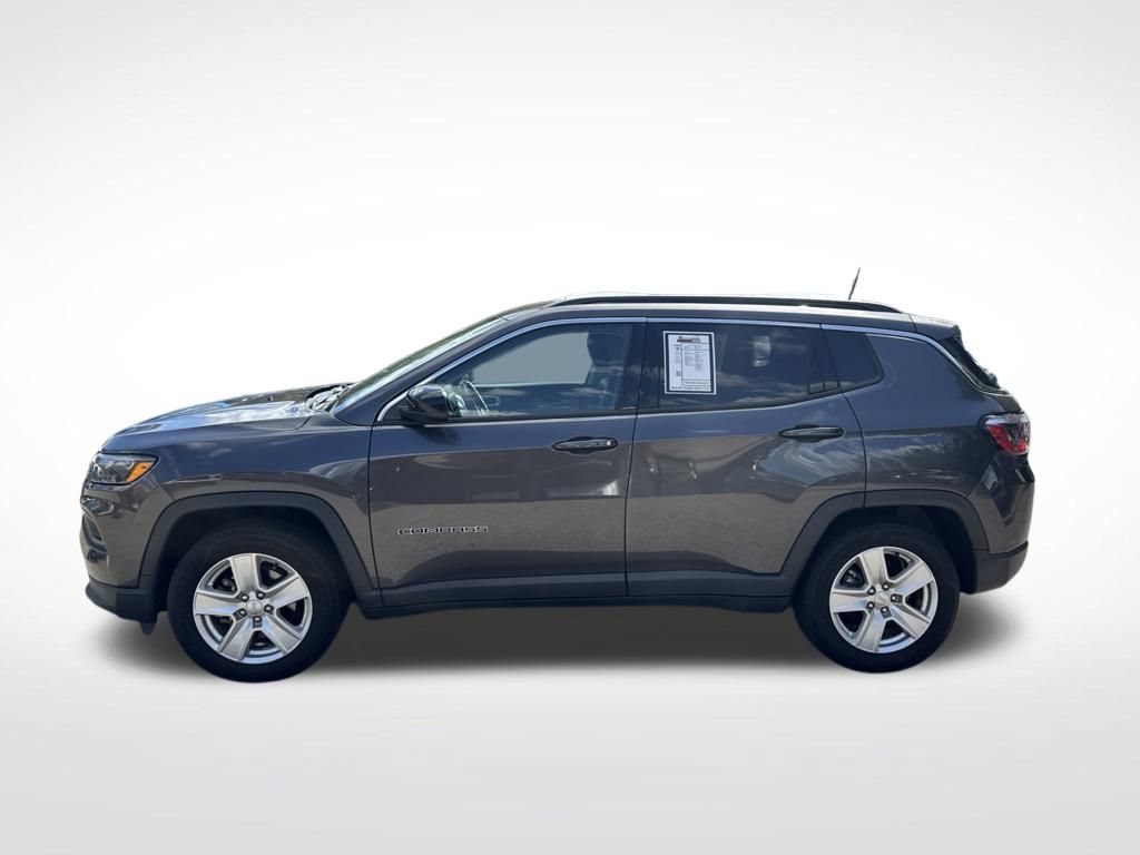 Used 2022 Jeep Compass Latitude w/ Convenience Group FWD image 2