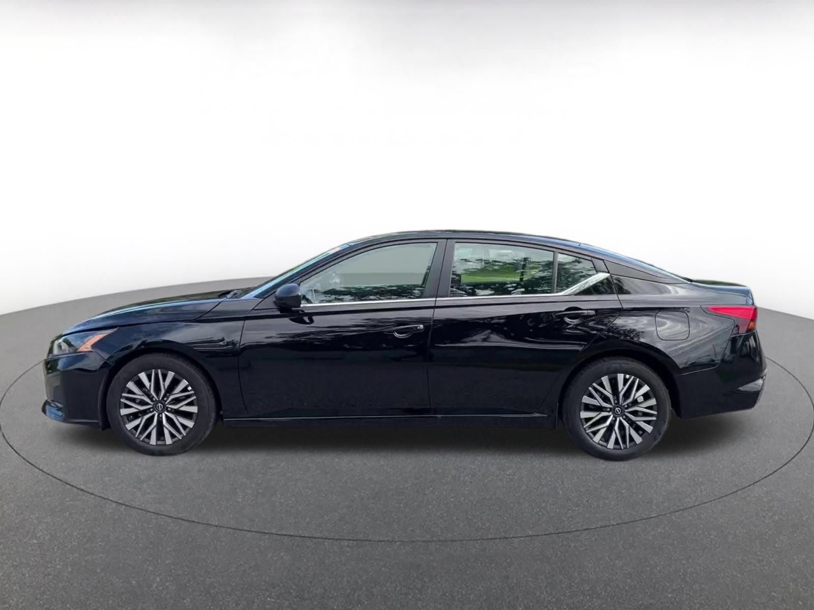 Used 2026 Nissan Altima 2.5 SV FWD image 8
