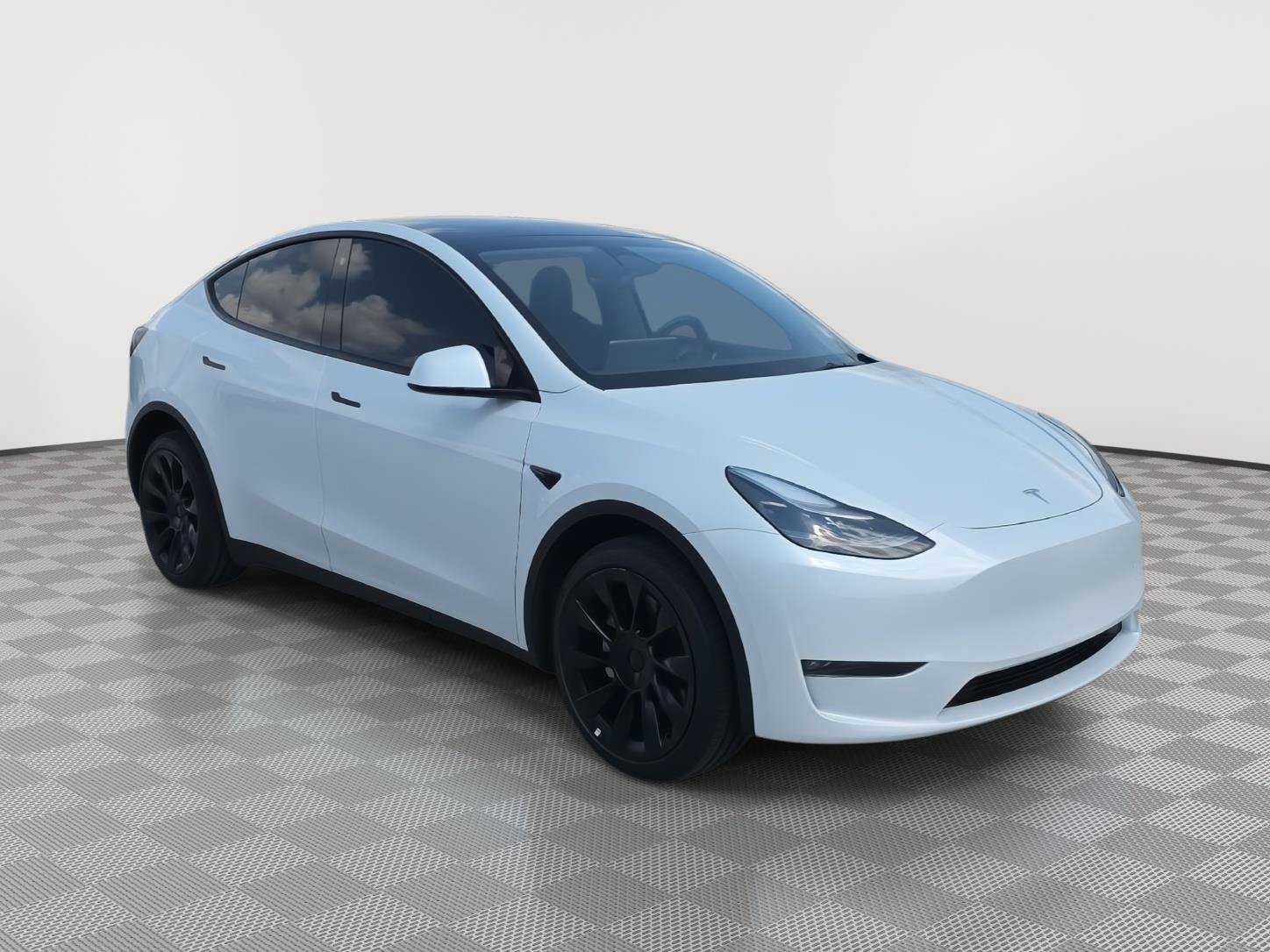 Used 2023 Tesla Model Y Long Range AWD/4WD image 1