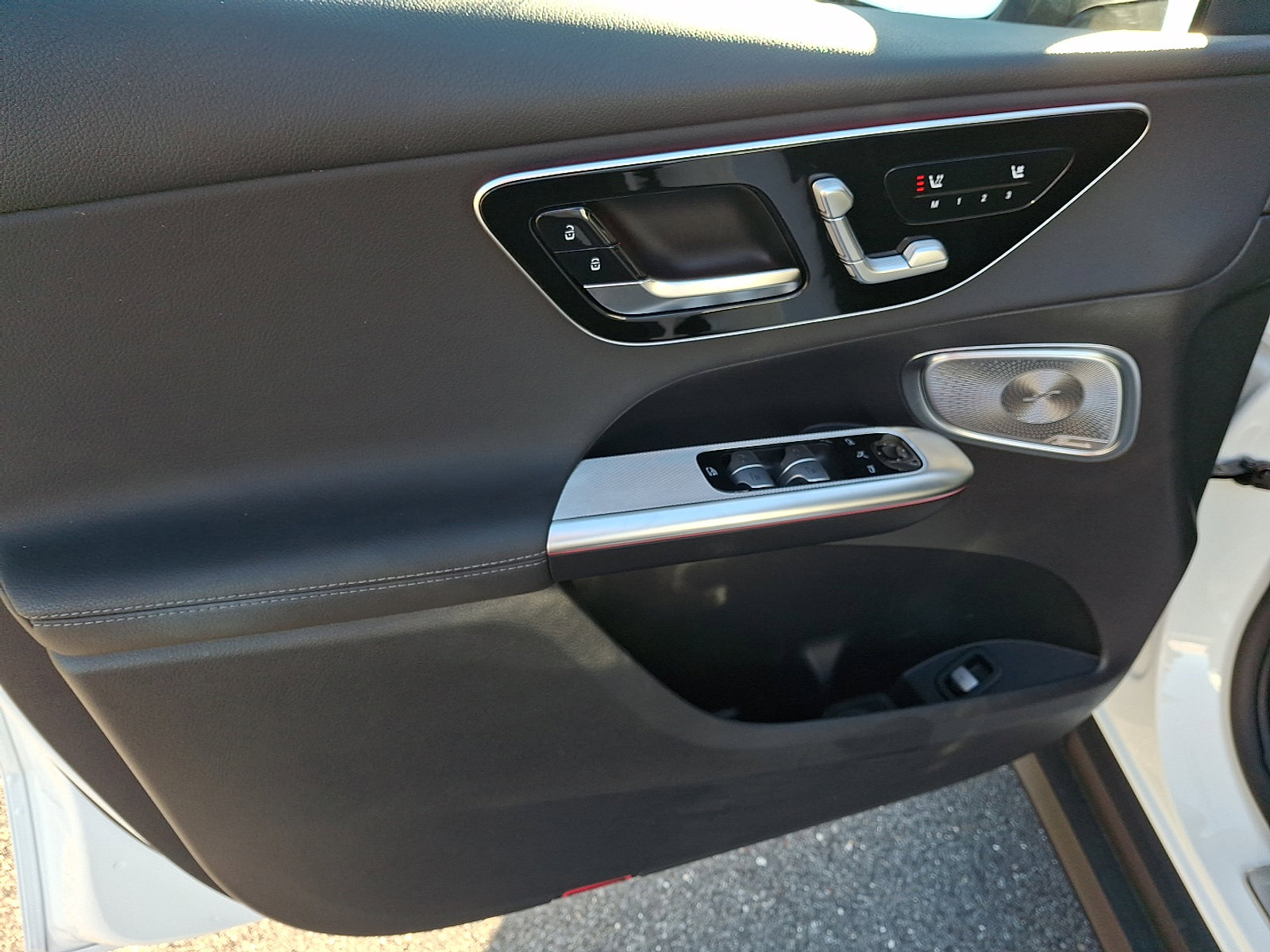 Certified 2025 Mercedes-Benz GLC 300 4MATIC SUV image 12