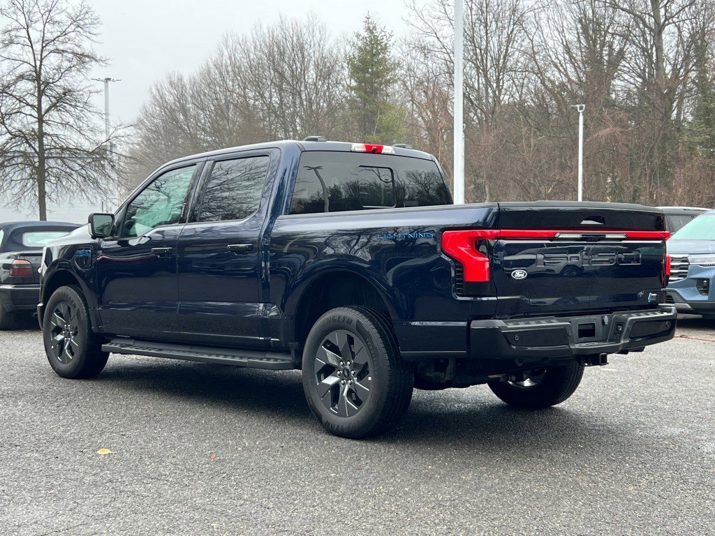 Used 2024 Ford F150 Lightning Lariat image 4