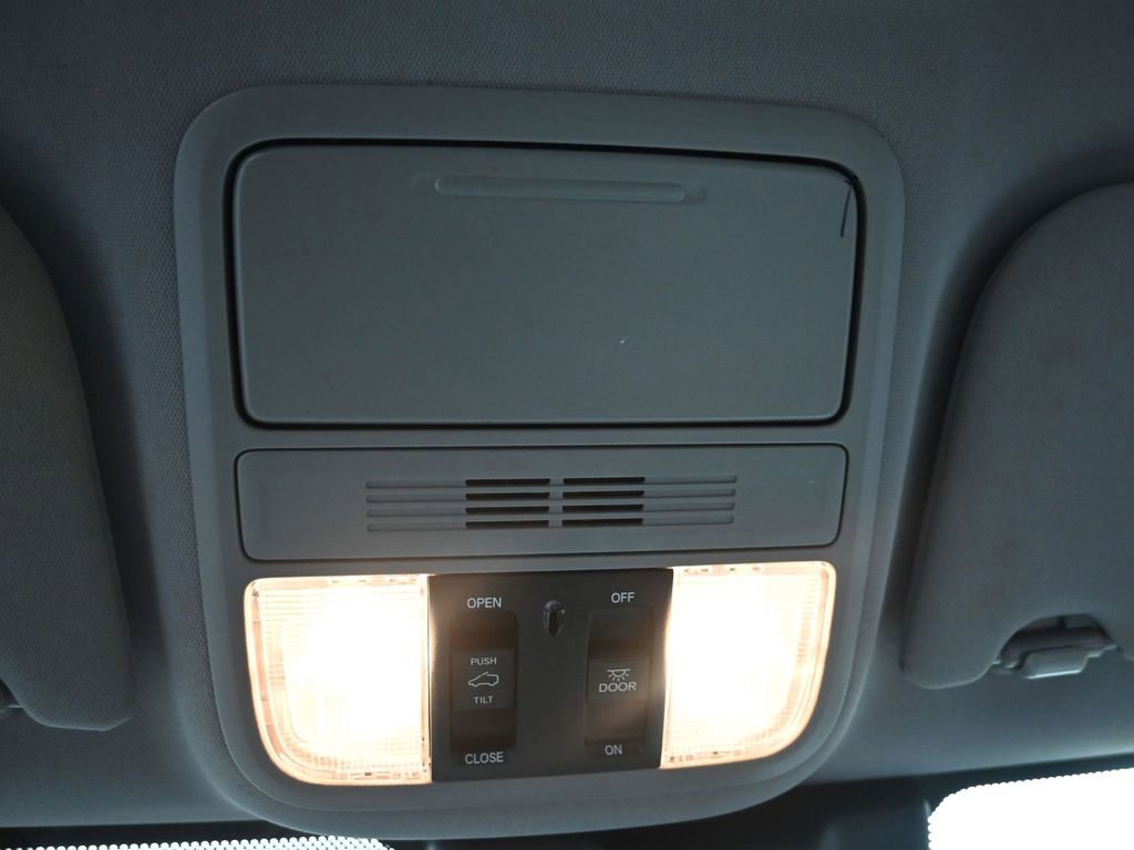 Used 2019 Honda Odyssey EX-L image 18