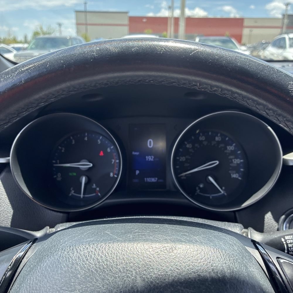 Used 2018 Toyota C-HR XLE FWD image 10