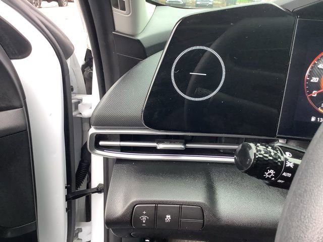 Certified 2024 Hyundai Elantra SEL image 18