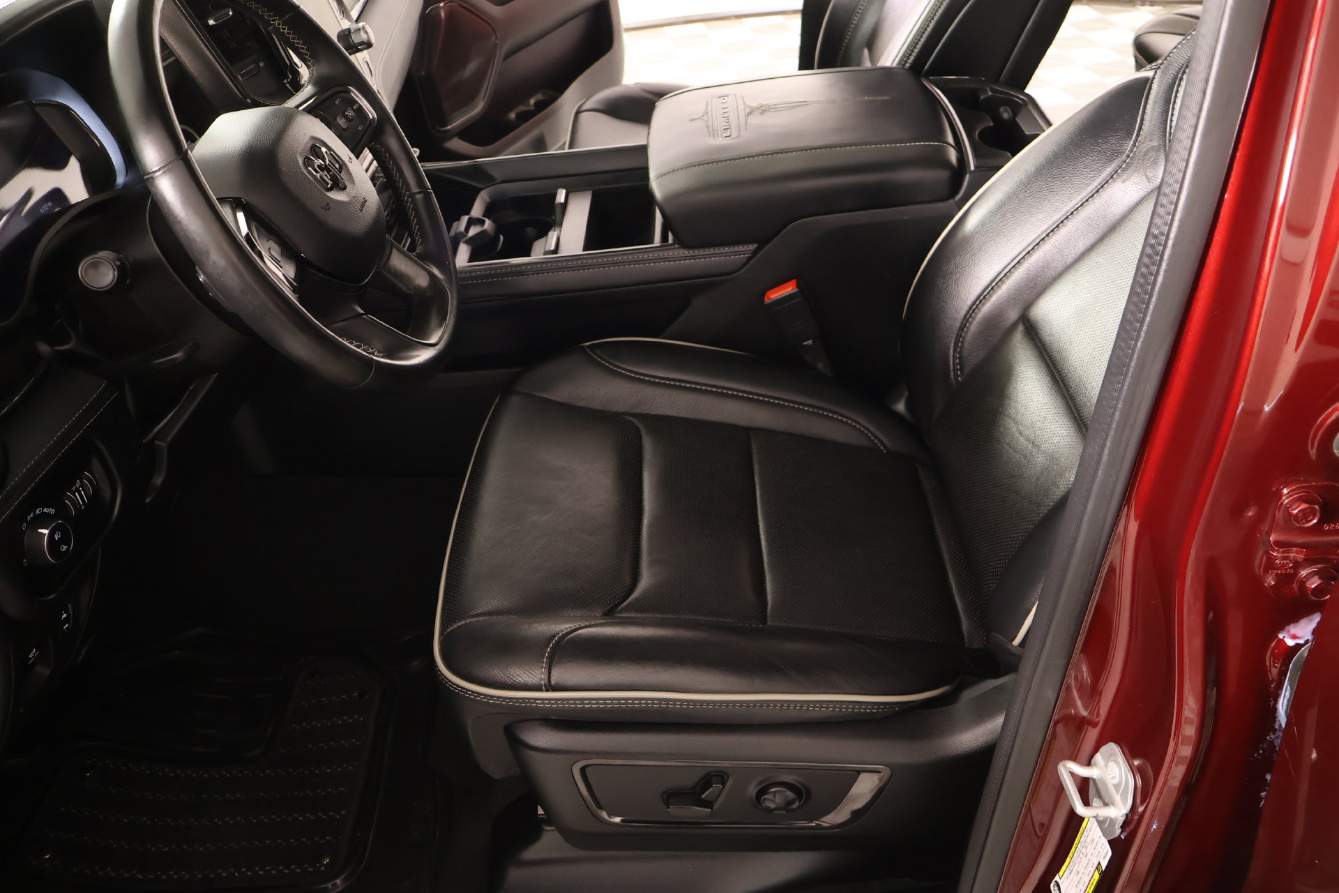 Used 2023 RAM 1500 Limited AWD/4WD image 12