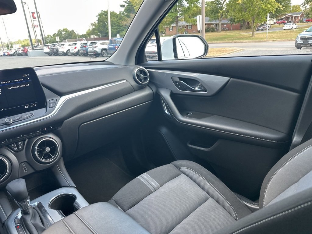 Used 2025 Chevrolet Blazer LT image 13
