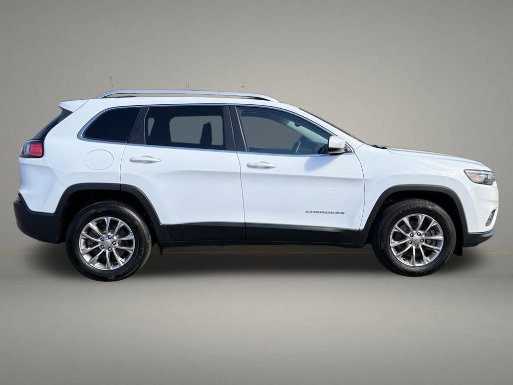 Used 2019 Jeep Cherokee Latitude Plus w/ Comfort/Convenience Group image 6
