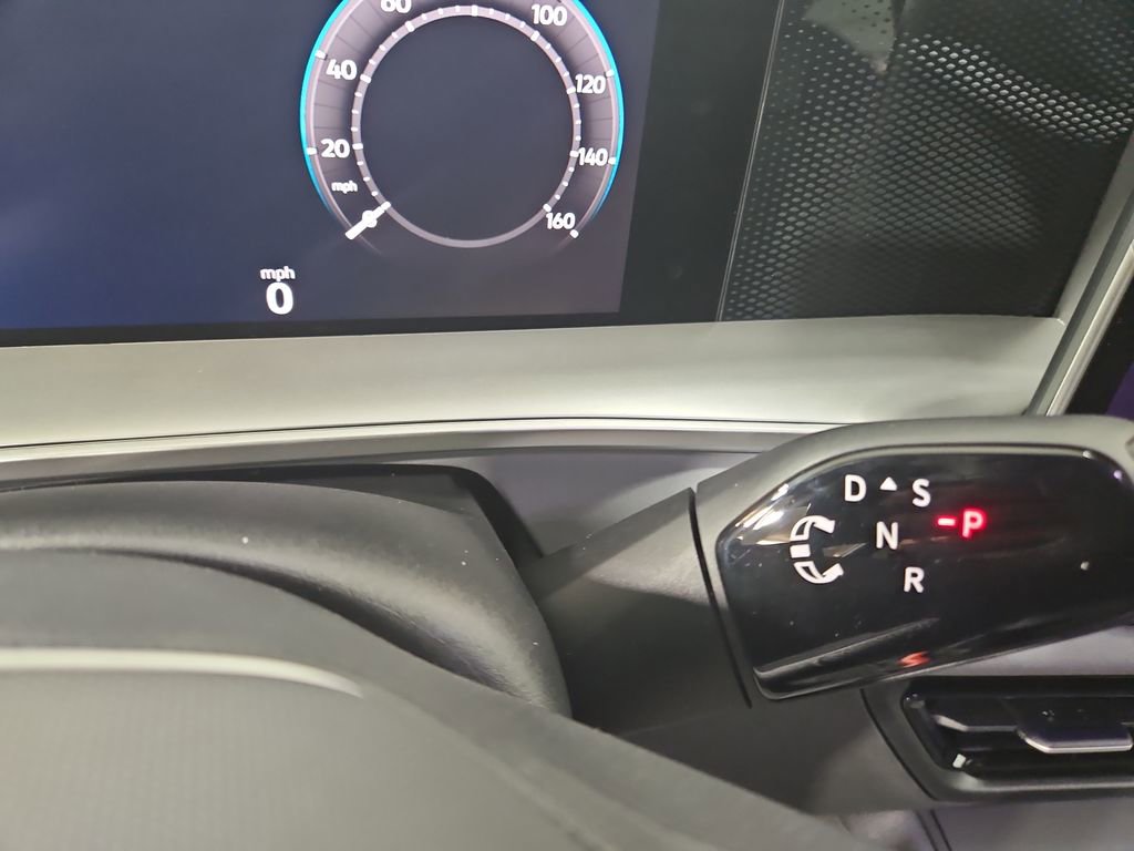 New 2026 Volkswagen Tiguan SE R-Line image 22