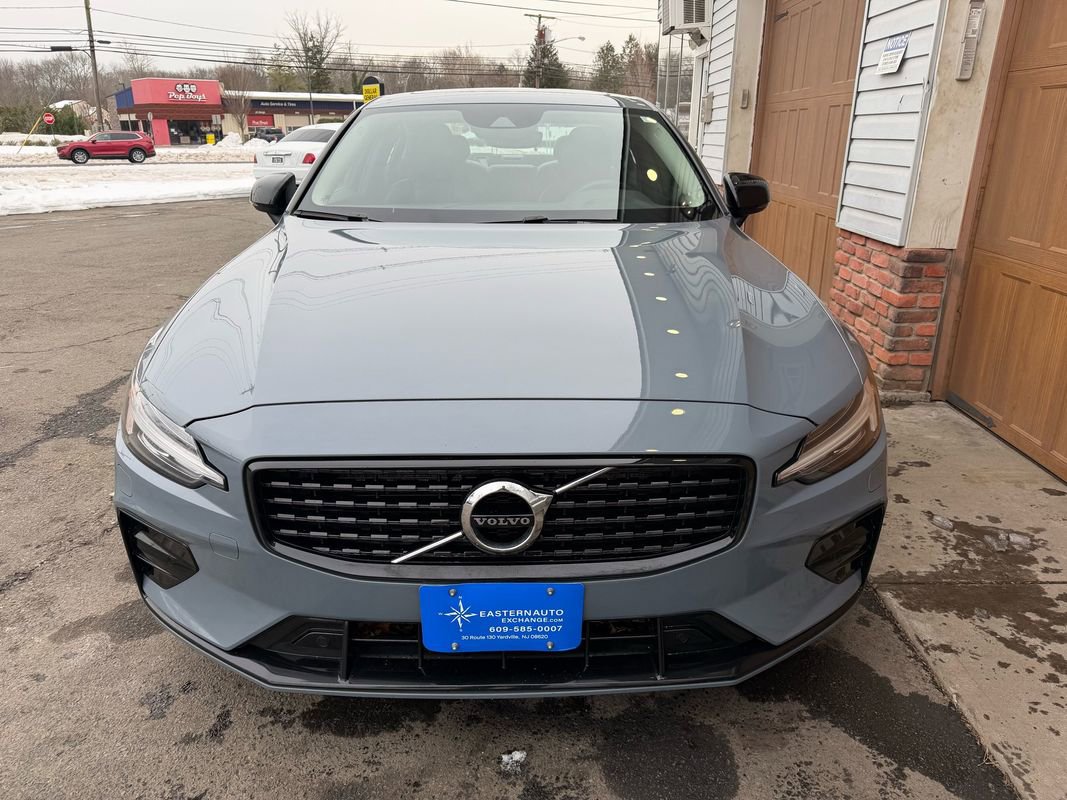 Used 2022 Volvo S60 B5 Momentum w/ Climate Package image 8