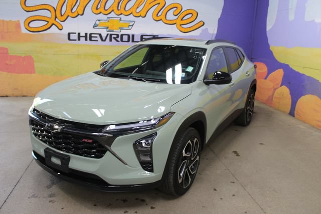 Used 2024 Chevrolet Trax RS w/ Sunroof Package FWD image 4