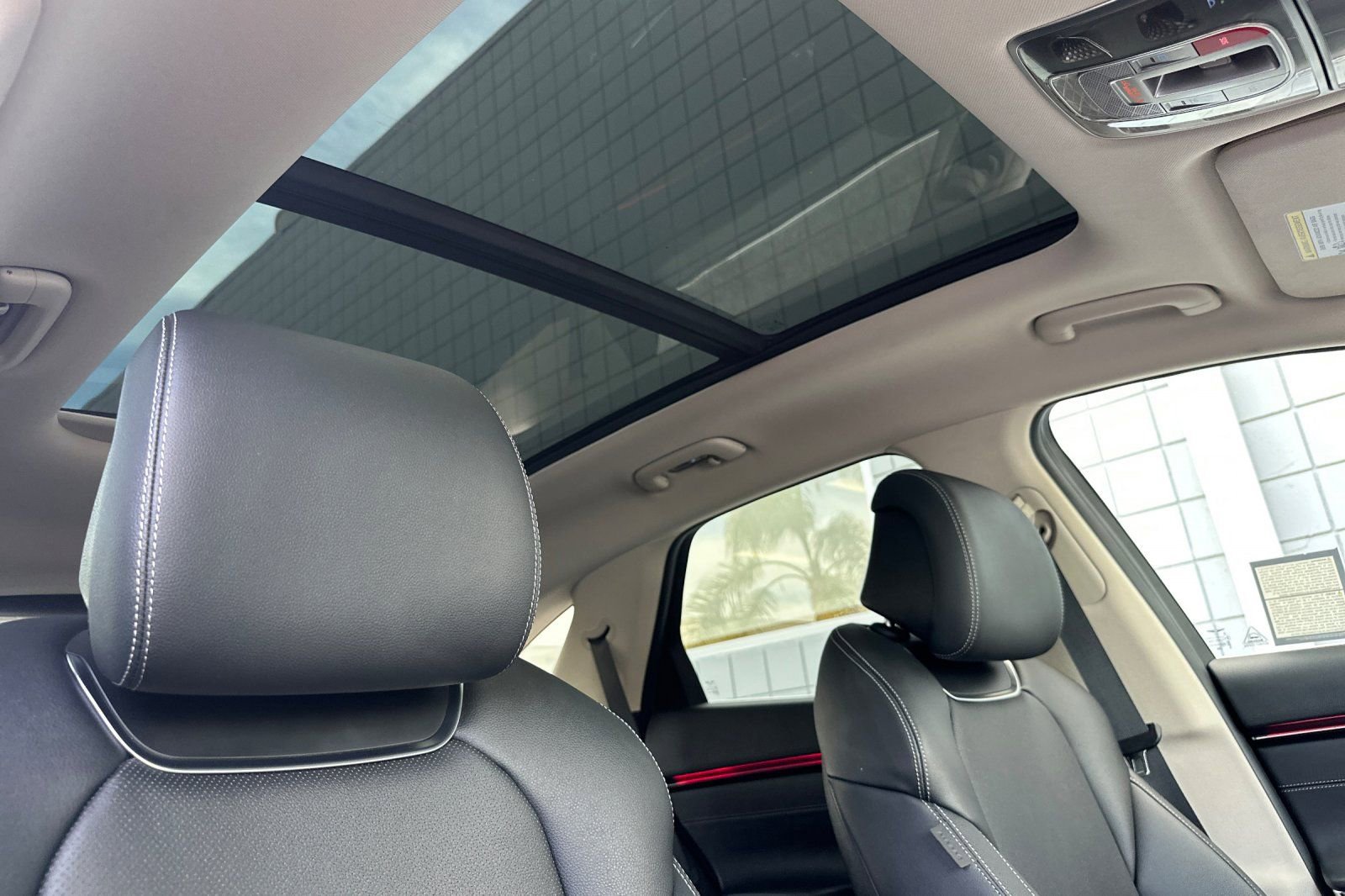 Used 2026 Genesis GV70 2.5T Select image 18