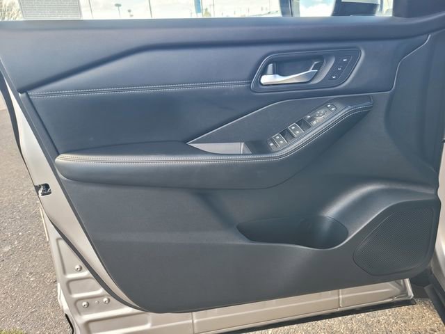 Certified 2025 Nissan Rogue SL w/ Tech Package image 18