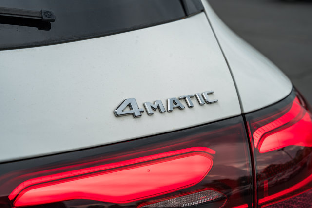 Used 2023 Mercedes-Benz GLC 300 4MATIC image 9