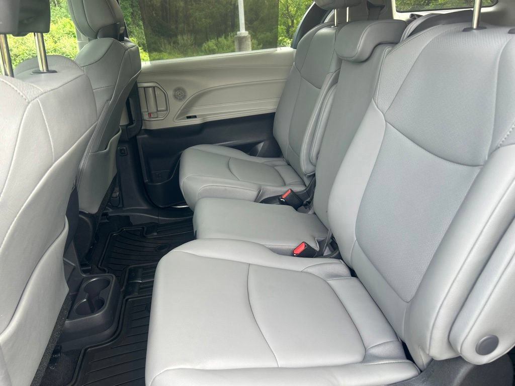 Certified 2022 Toyota Sienna XLE w/ XLE Plus Package FWD image 27