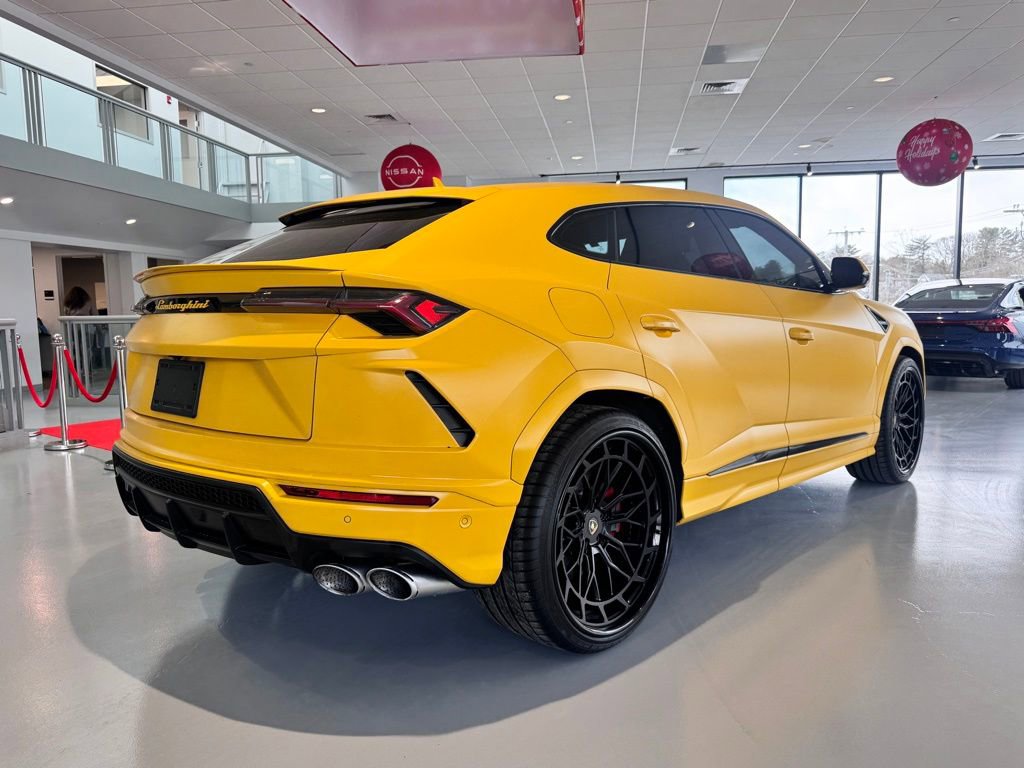 Used 2021 Lamborghini Urus image 5