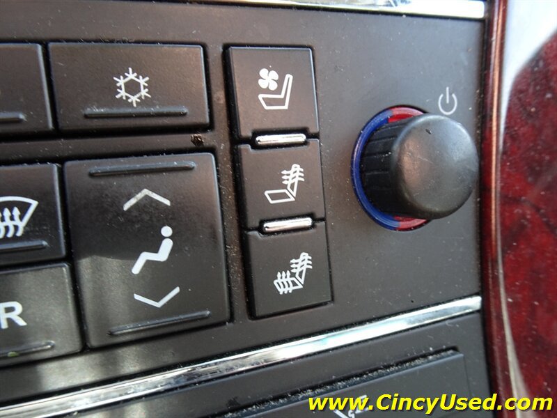 Used 2012 Cadillac Escalade ESV Luxury AWD/4WD image 26