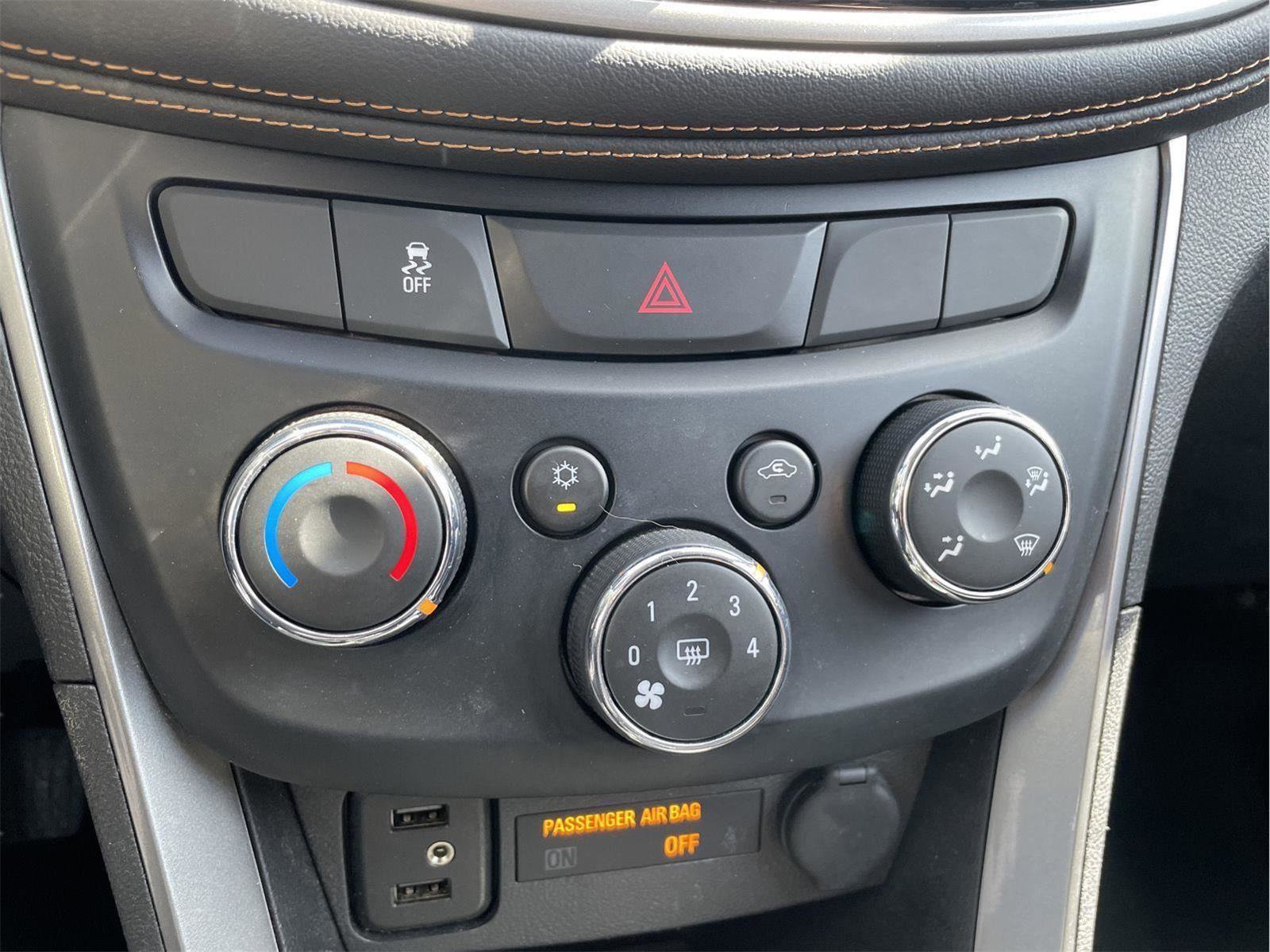 Used 2020 Chevrolet Trax LT image 28