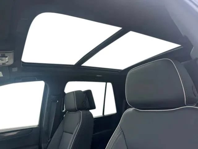 New 2026 GMC Yukon Elevation w/ Elevation Premium Package AWD/4WD image 17