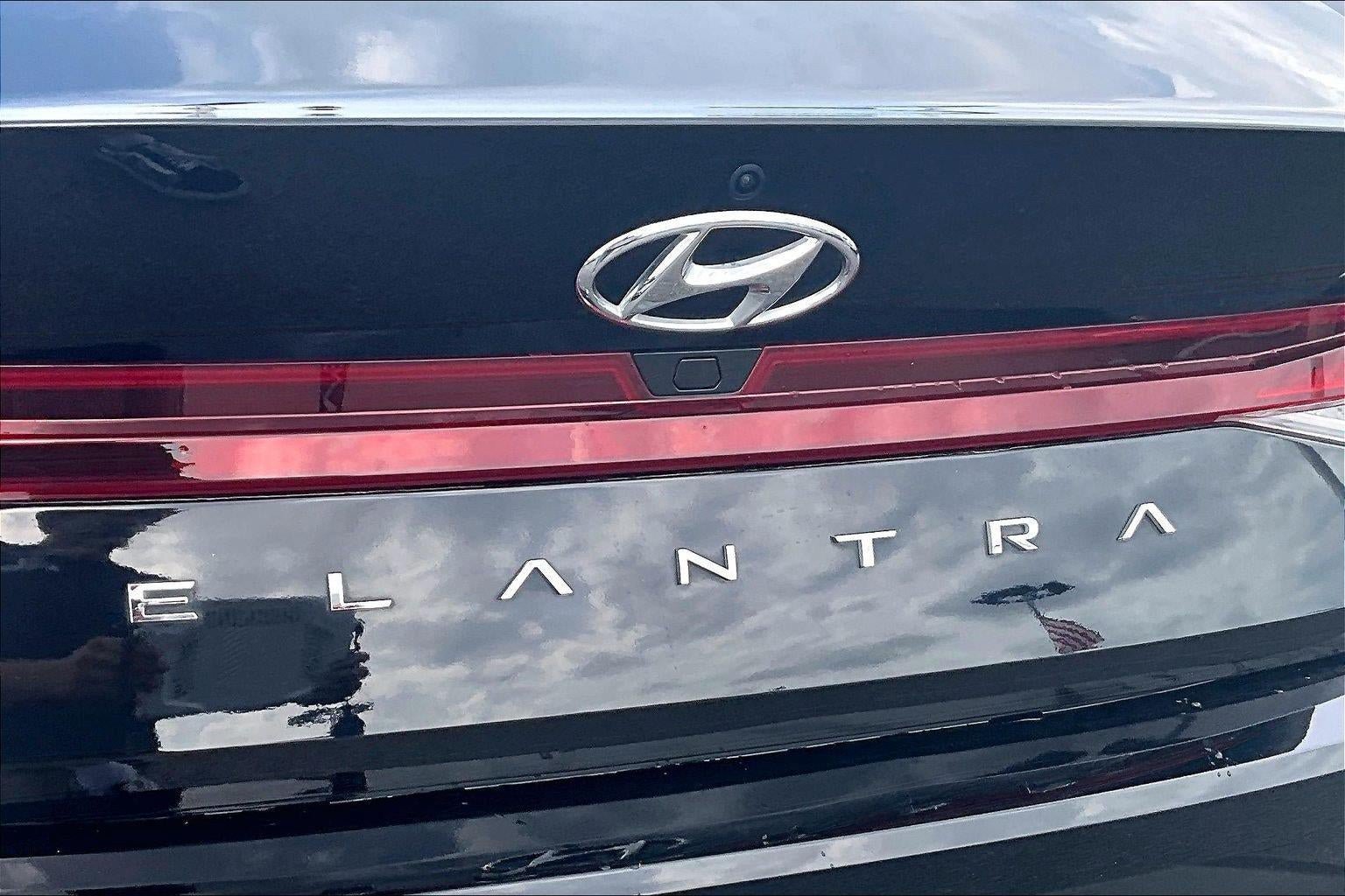 Used 2023 Hyundai Elantra SEL FWD image 27