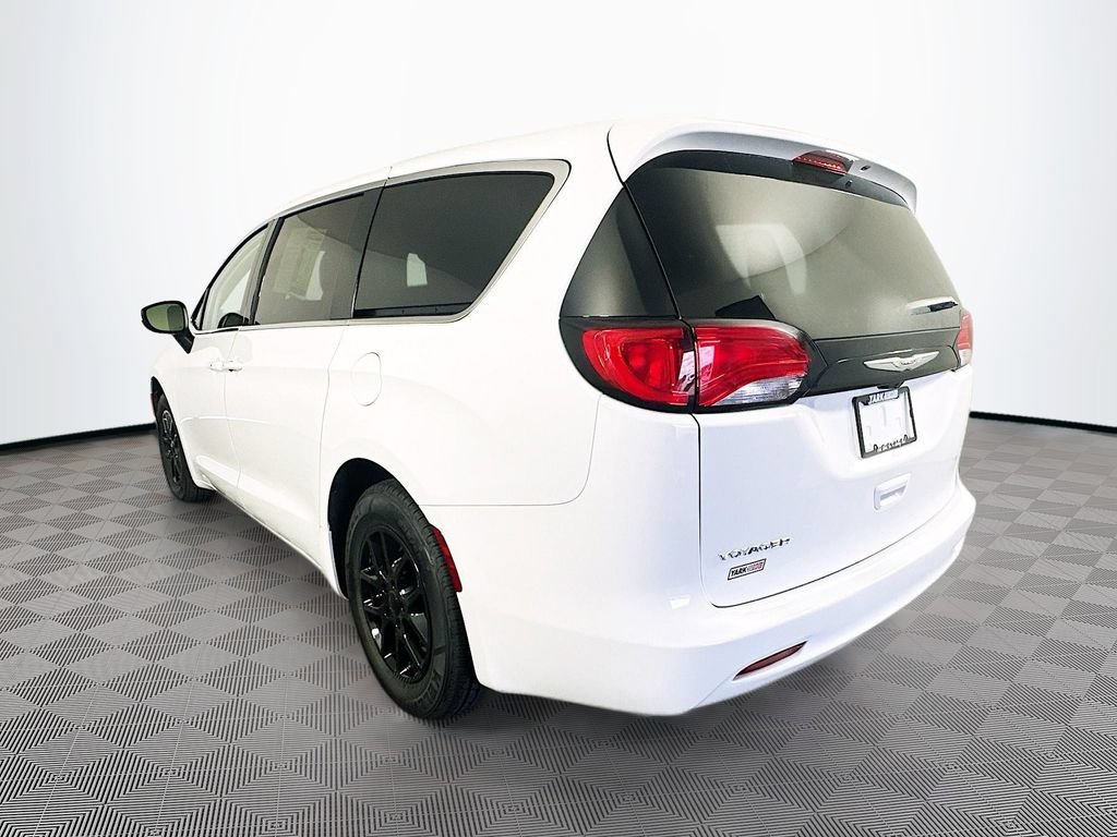 Certified 2023 Chrysler Voyager LX FWD image 7