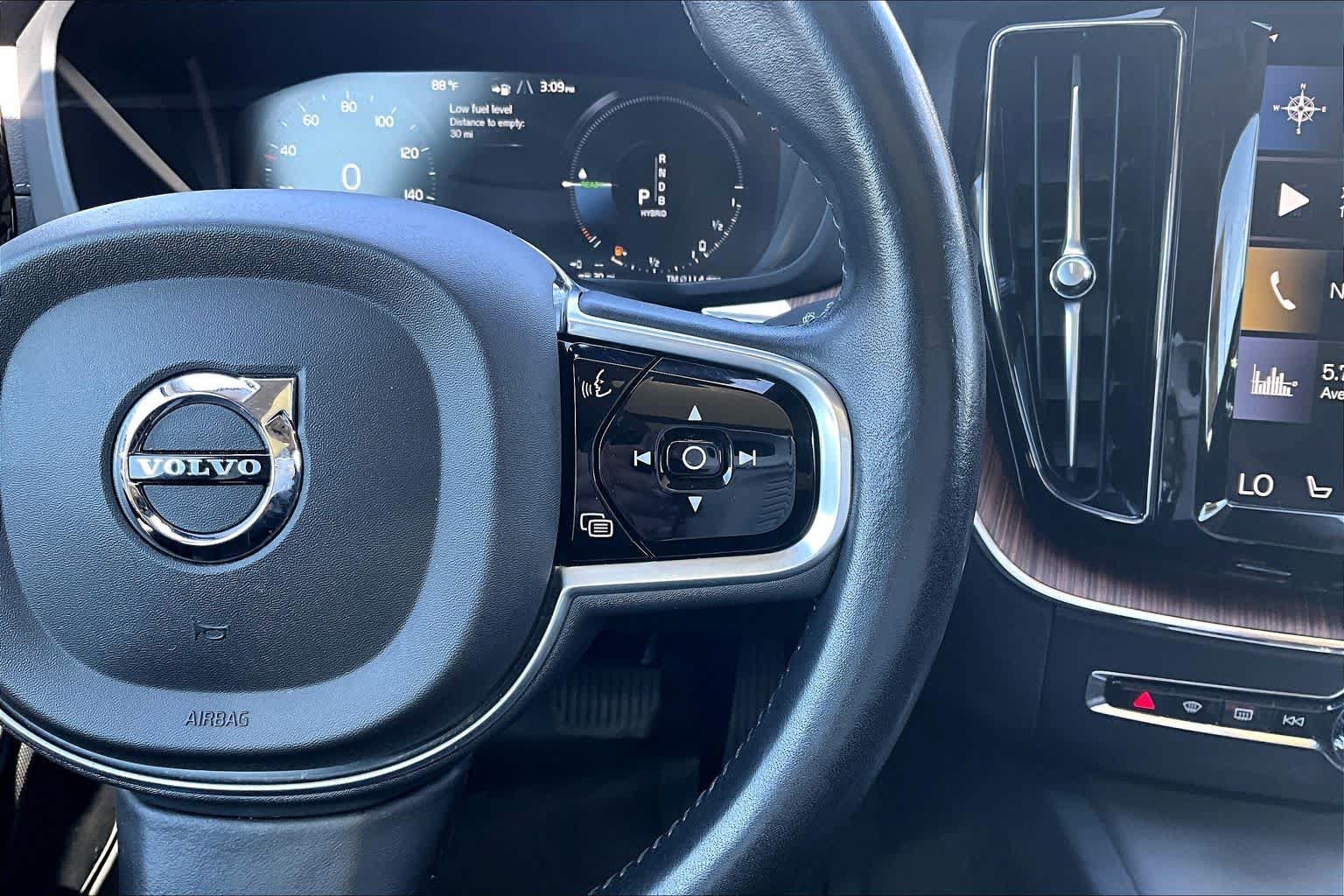 Used 2019 Volvo XC60 T8 Inscription w/ Advanced Package AWD/4WD image 24