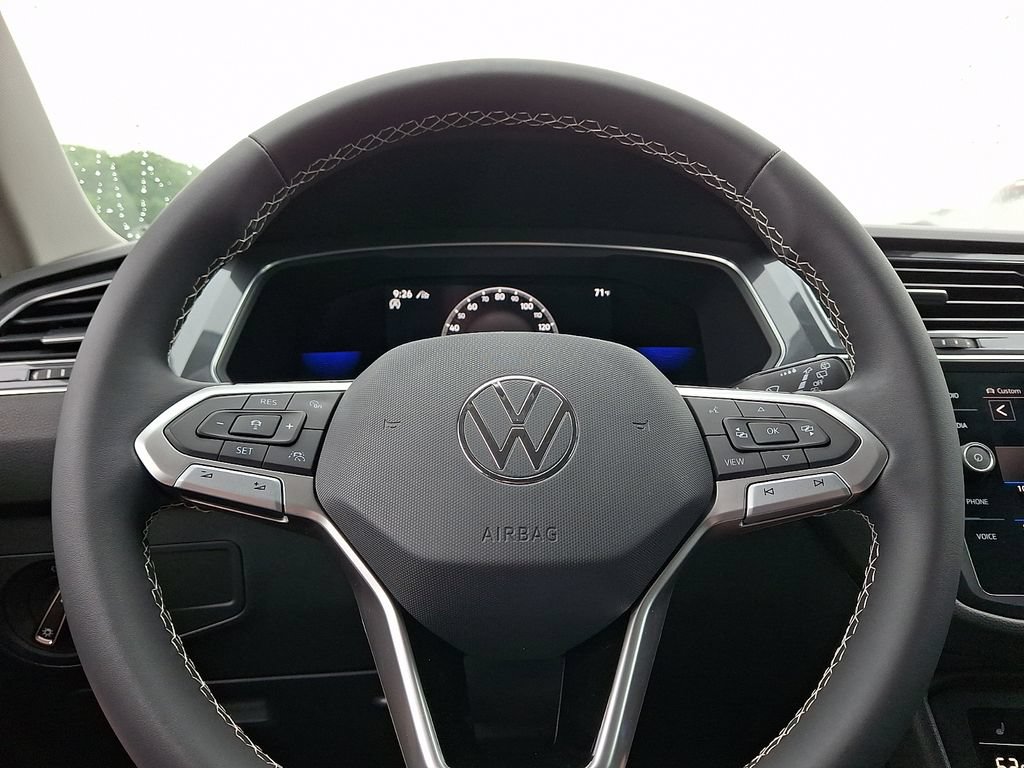 Used 2022 Volkswagen Tiguan SE AWD/4WD image 19