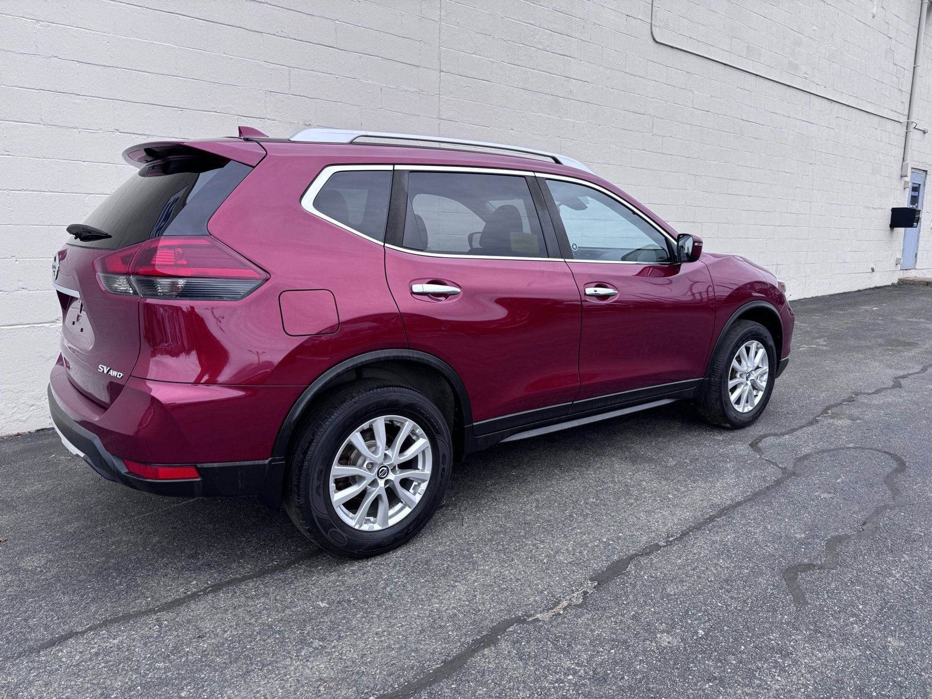 Used 2020 Nissan Rogue SV image 8