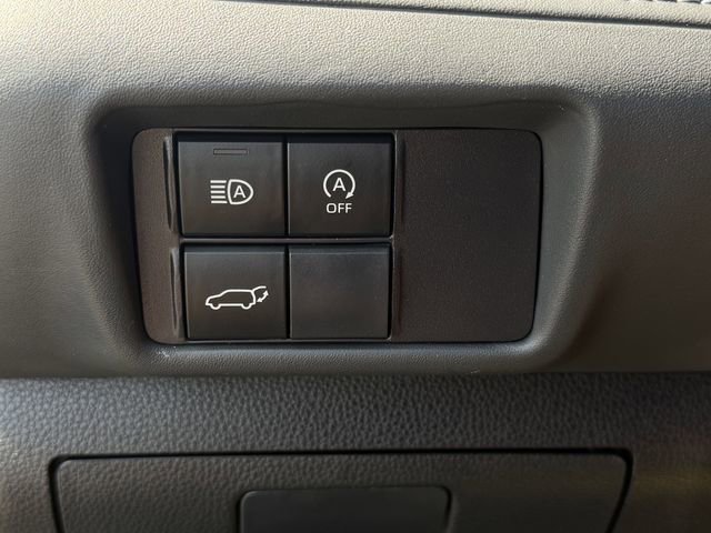 Certified 2024 Toyota Highlander LE FWD image 17