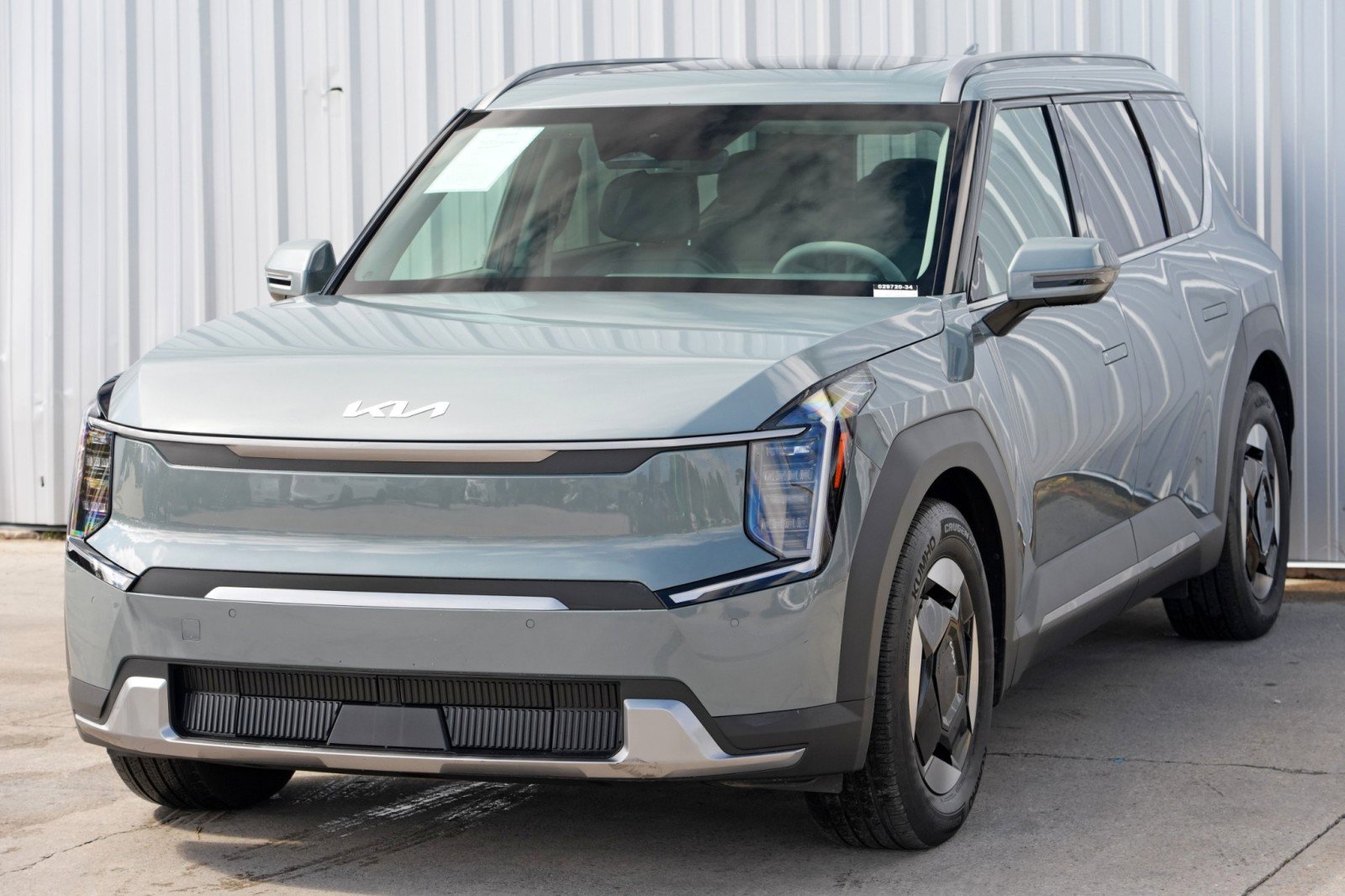 Used 2024 Kia EV9 Wind image 50