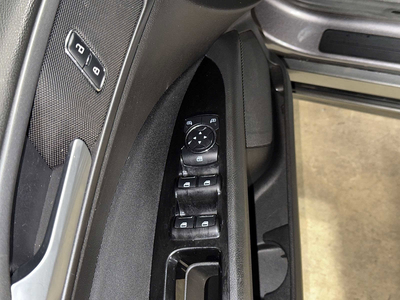 Used 2013 Ford Fusion SE FWD image 22