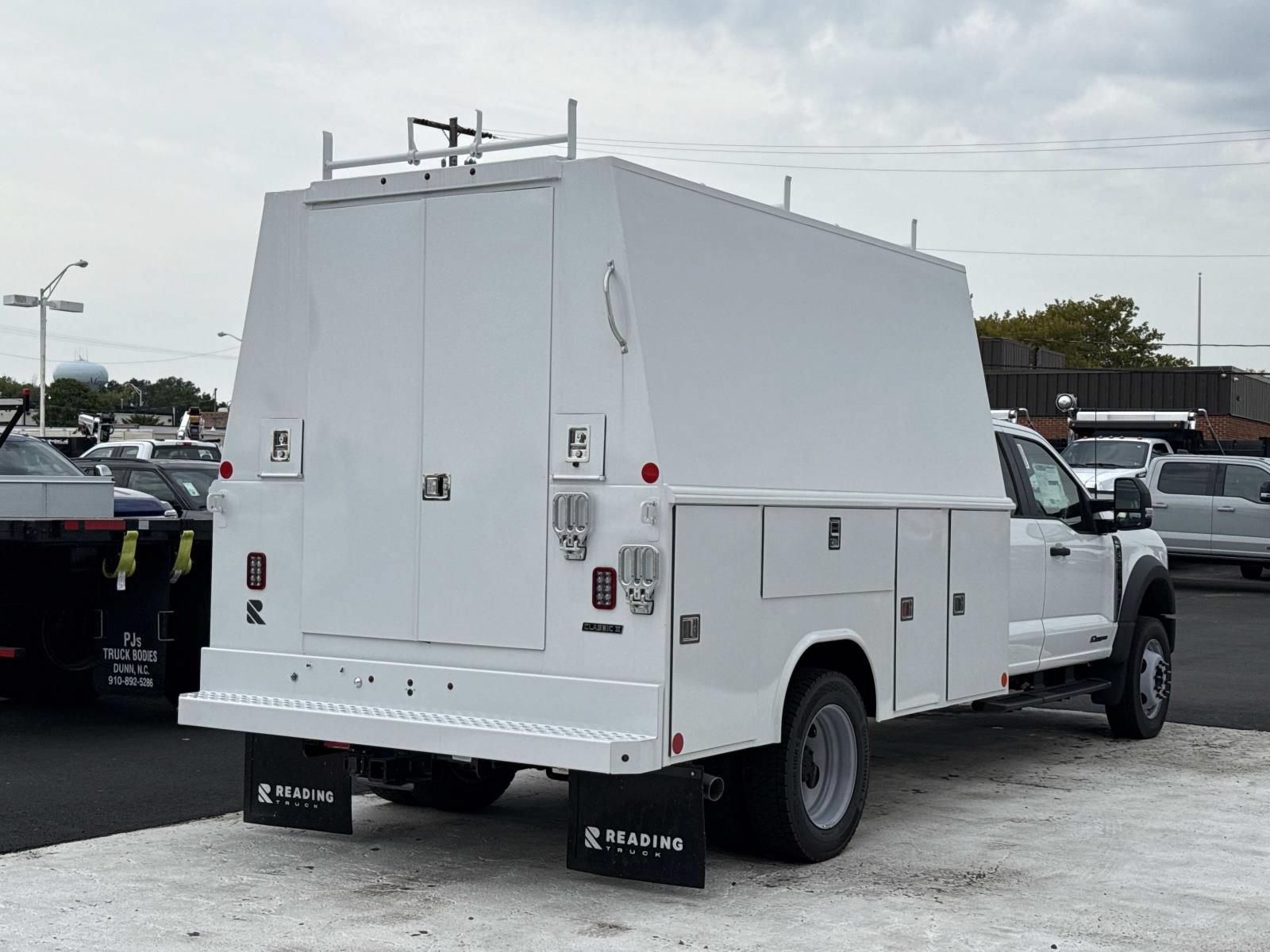 New 2026 Ford F550 4x4 Supercab Super Duty image 3