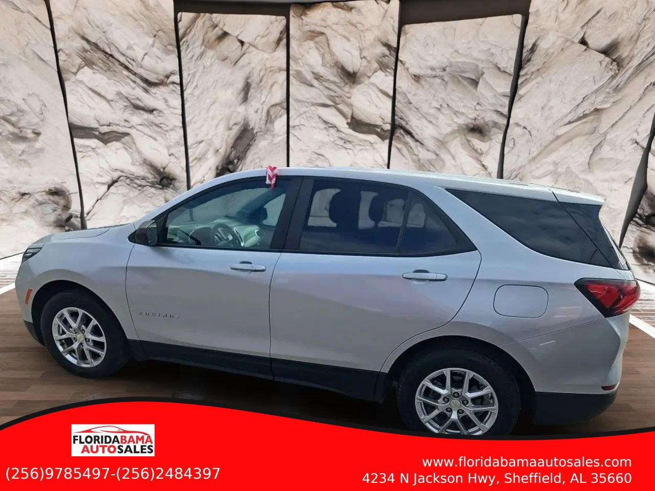 Used 2022 Chevrolet Equinox LS w/ LS Convenience Package image 3