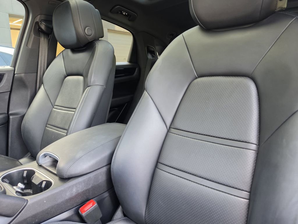 Certified 2023 Porsche Cayenne Coupe image 5