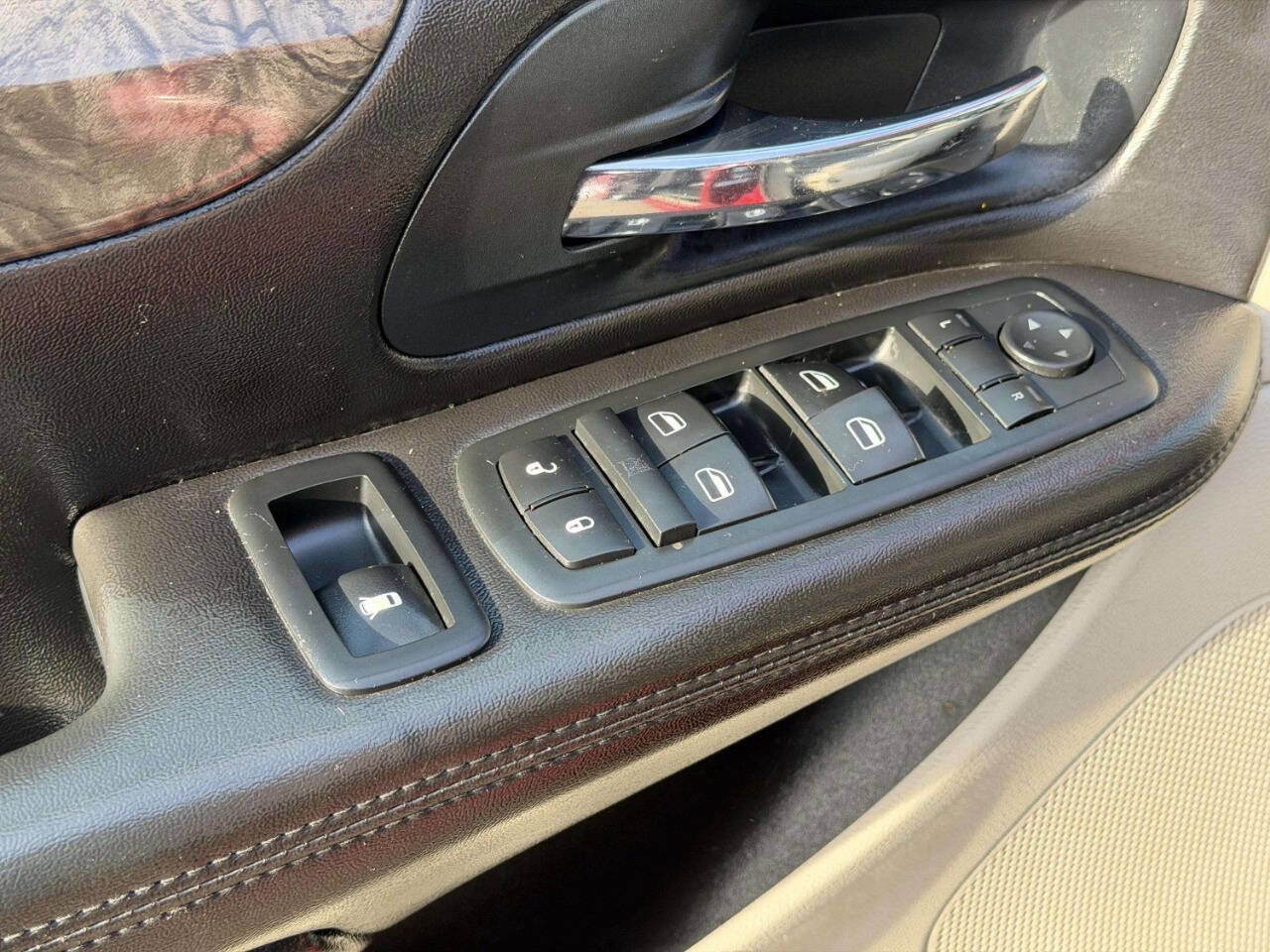 Used 2011 Dodge Grand Caravan Crew w/ Entertainment Group 1 image 14