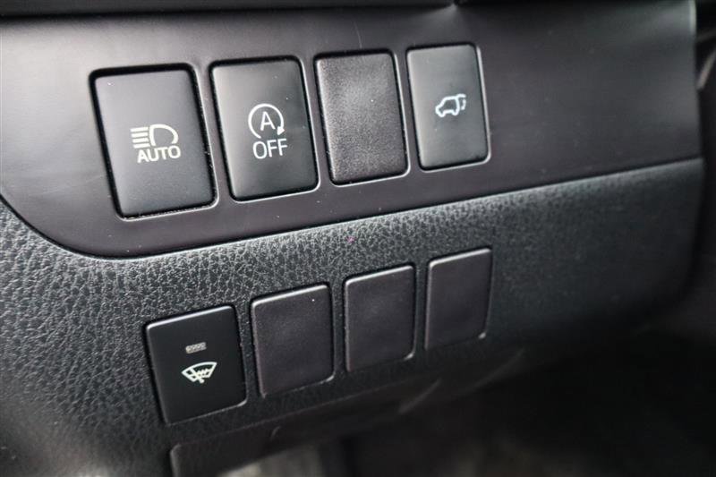 Used 2019 Toyota Highlander AWD V6 image 25