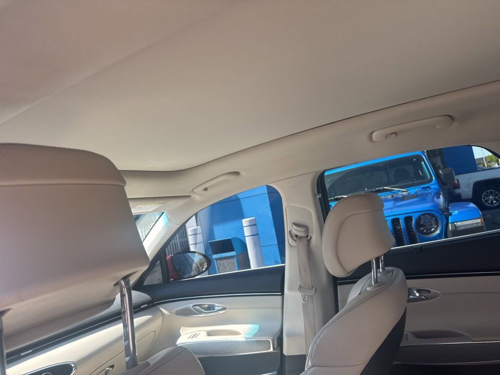 Used 2023 Genesis GV70 2.5T w/ Advanced Package image 15