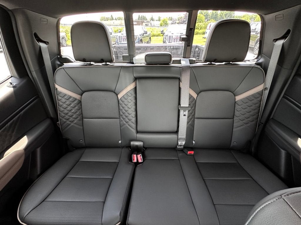 New 2026 GMC Canyon Denali w/ LPO, Denali Black Edition AWD/4WD image 24