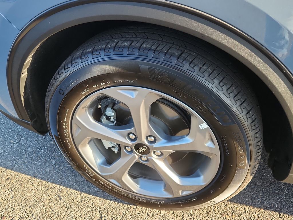 Used 2025 Ford Escape ST-Line image 17