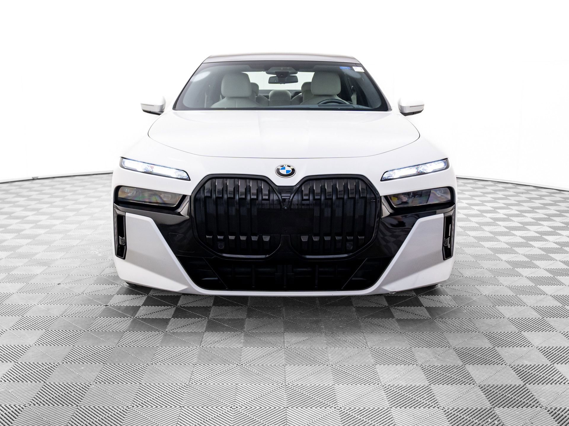 Certified 2024 BMW 760i xDrive image 9