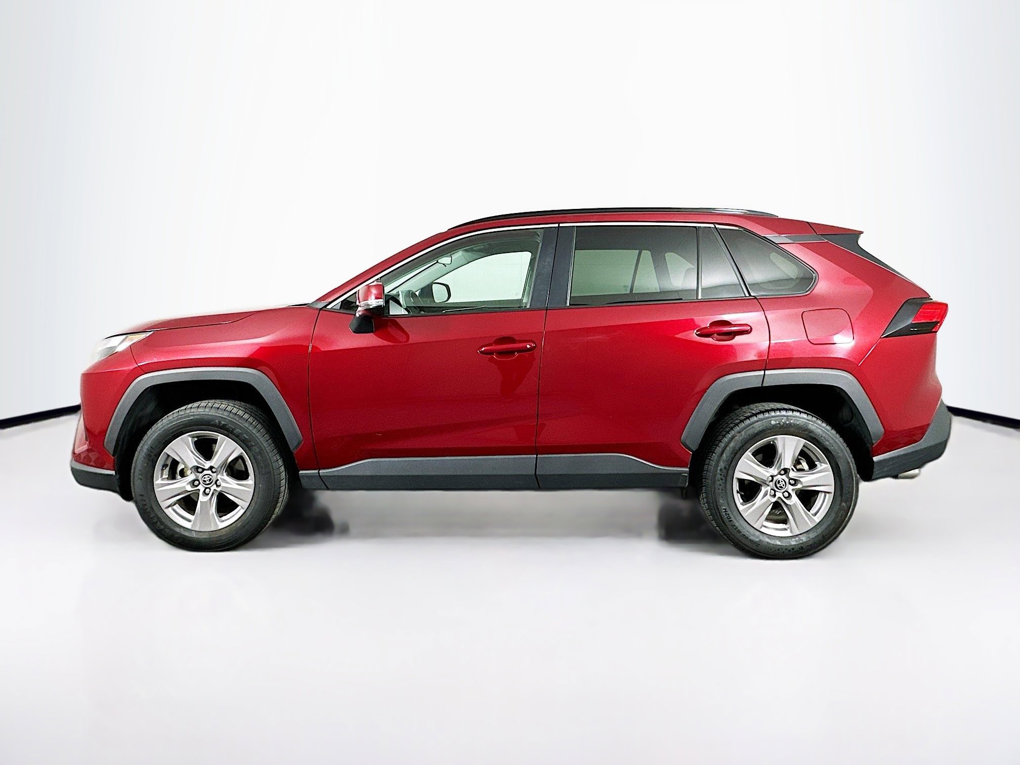 Used 2023 Toyota RAV4 XLE image 4