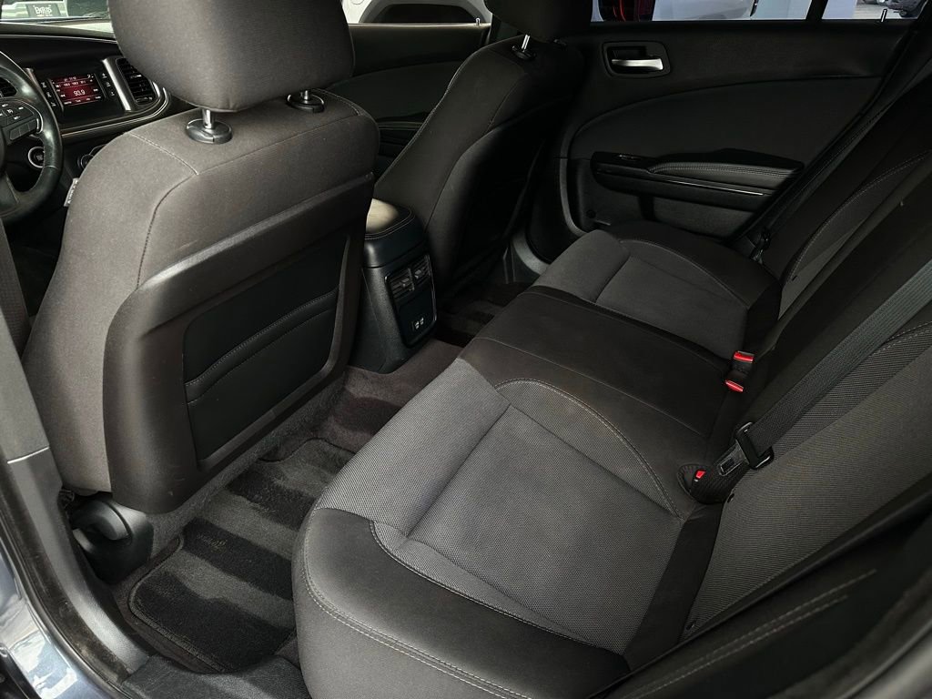 Used 2017 Dodge Charger SE w/ Blacktop Package image 15