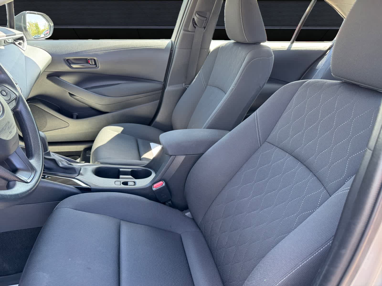 Used 2024 Toyota Corolla LE FWD image 2